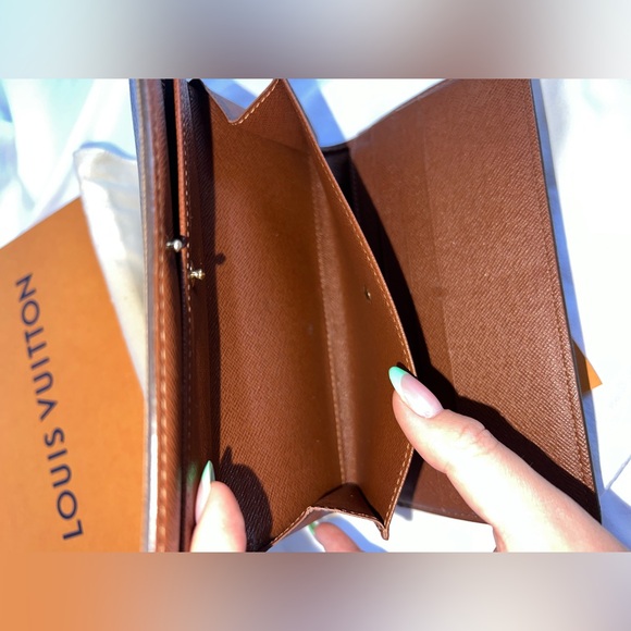 Louis Vuitton Authentic Porte Tresor Tri-fold Wallet - Picture 6 of 9